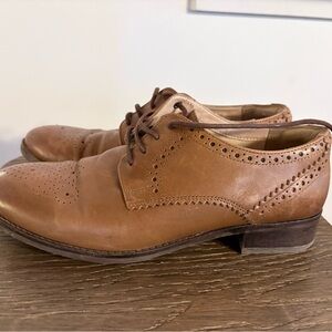 Clarks Tan Leather Oxfords